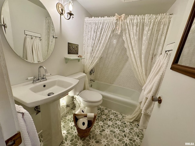 1401 12th Ave, Viola, IL 61486 - bathroom with shower / bath combo and toilet
