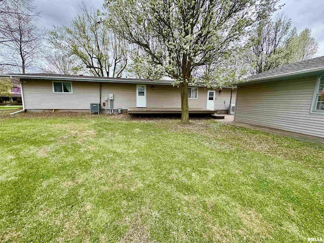 1401 12th Ave, Viola, IL 61486 - back of house featuring a yard and a wooden deck