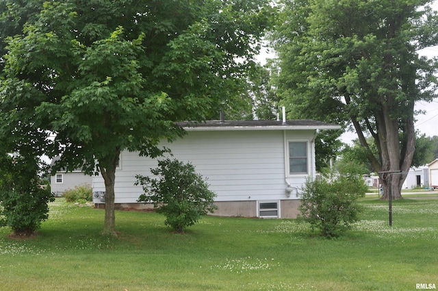 30154 395th Ave, Bellevue, IA 52031 - view of property exterior with a lawn