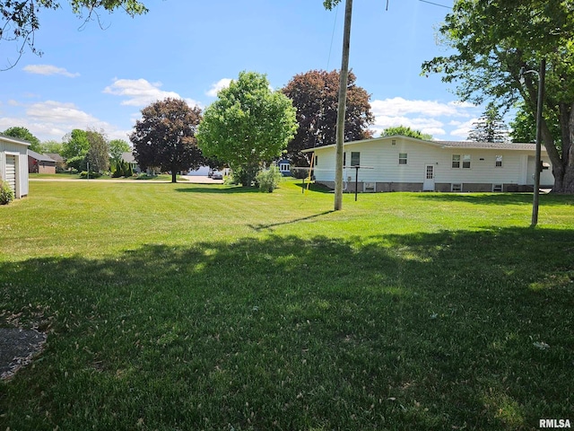 30154 395th Ave, Bellevue, IA 52031 - view of green lawn