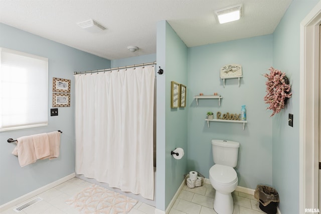 10224 Illinois Steel Rd, Johnston City, IL 62951 - bathroom featuring curtained shower and tile patterned floors