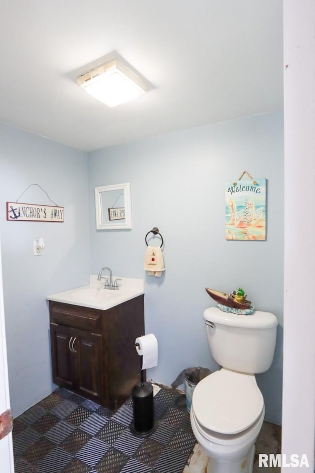 2024 Lind St, Quincy, IL 62301 - half bath with vanity and toilet