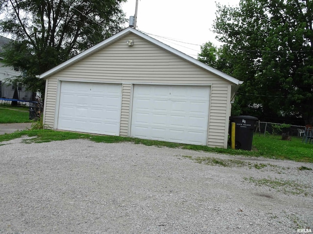 608-610 26th St, Rock Island, IL 61201 - view of detached garage