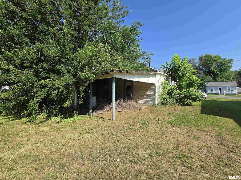 309 E Main St, Clayton, IL 62324 - view of grassy yard with an outbuilding