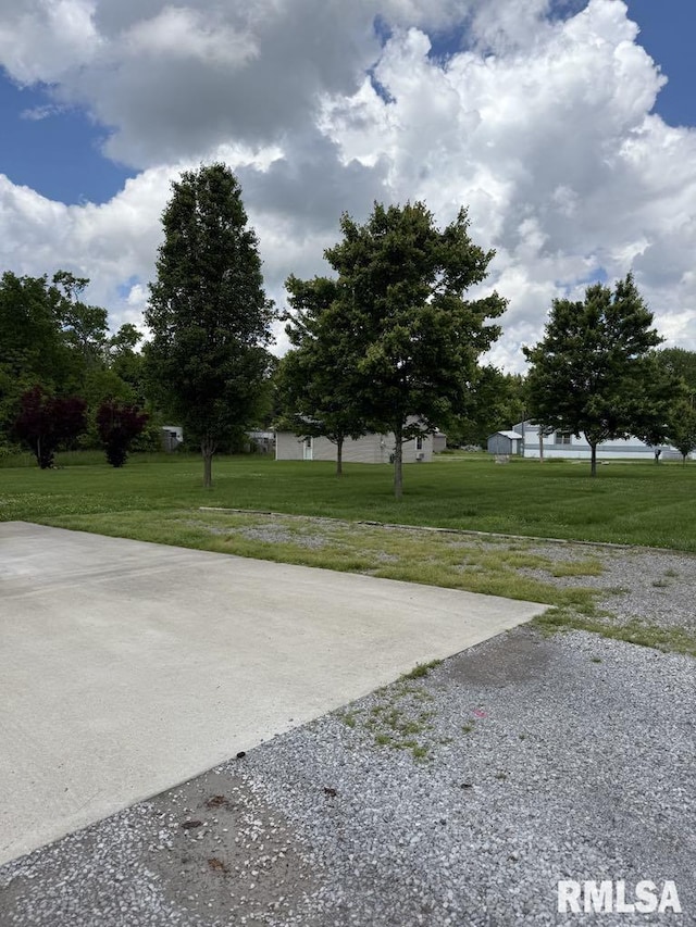 15293 Wall St, Carterville, IL 62918 - view of grassy yard