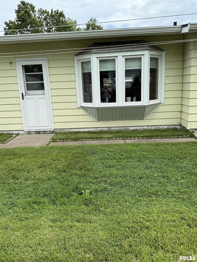 1519 W Garfield St, Davenport, IA 52804 - photo 25