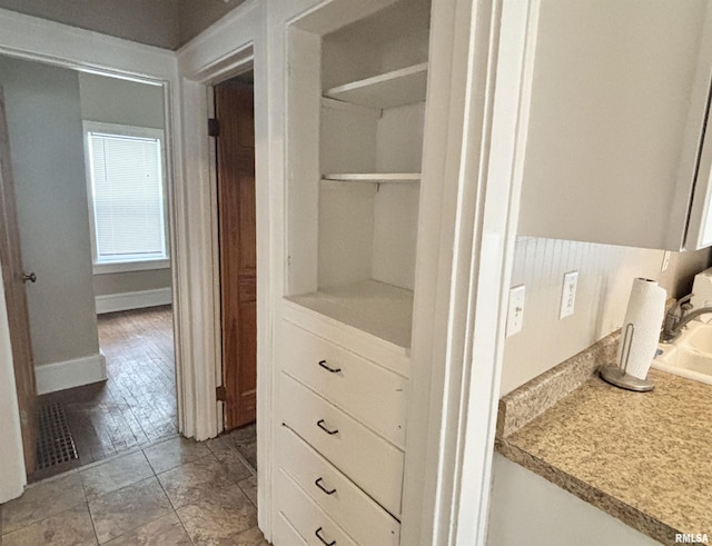 170 16th Ave, East Moline, IL 61244 - view of closet