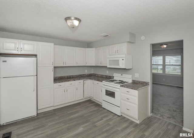 1310 Calvin St, Davenport, IA 52804 - photo 7