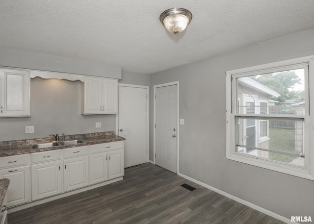 1310 Calvin St, Davenport, IA 52804 - photo 9