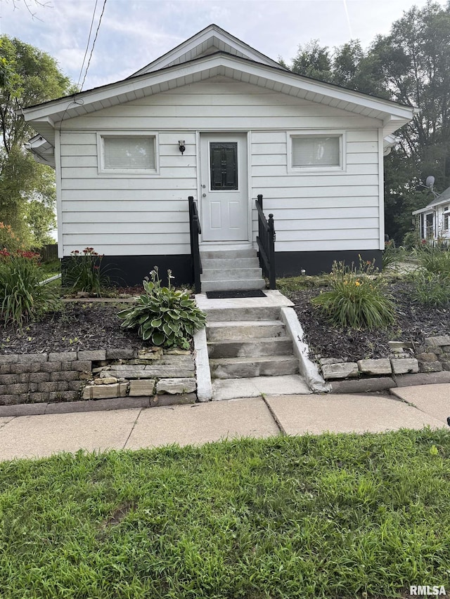 235 20th Pl, Clinton, IA 52732 - view of front of house with entry steps