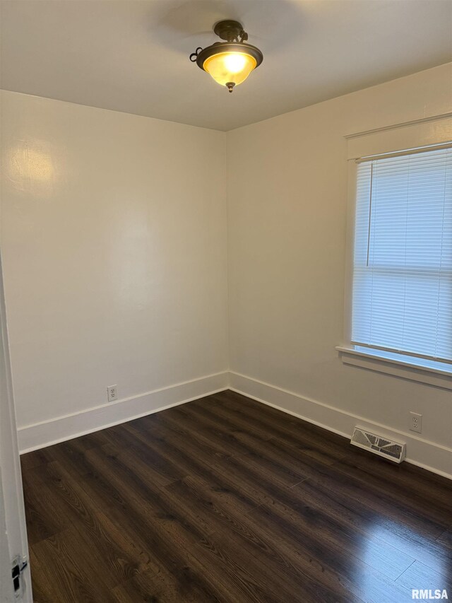 235 20th Pl, Clinton, IA 52732 - photo 14