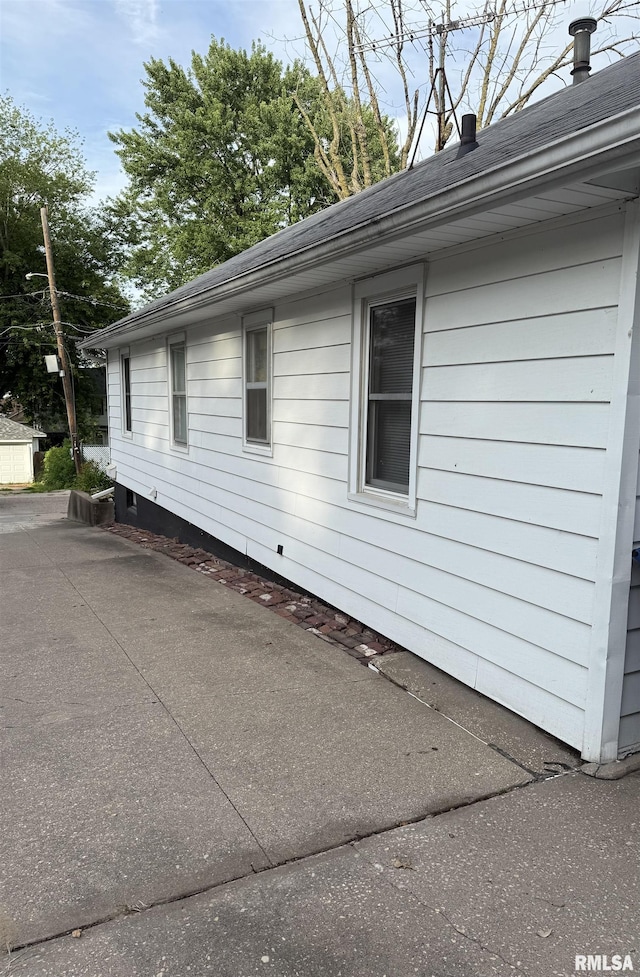 235 20th Pl, Clinton, IA 52732 - view of side of home