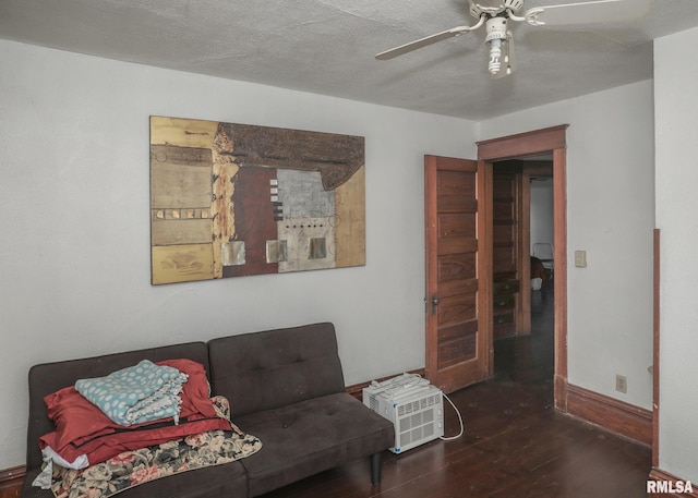 1610 12th Ave, Rock Island, IL 61201 - living area featuring wood finished floors and ceiling fan