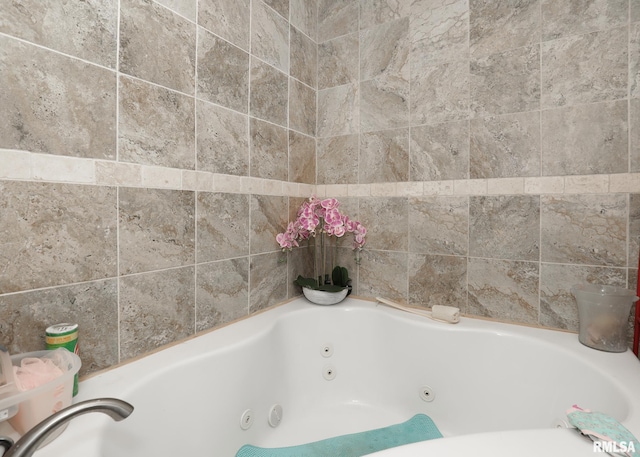 1610 12th Ave, Rock Island, IL 61201 - bathroom featuring a whirlpool tub