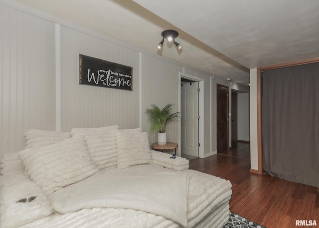 4512 11th Ave Unit C, Moline, IL 61265 - living area with wood finished floors