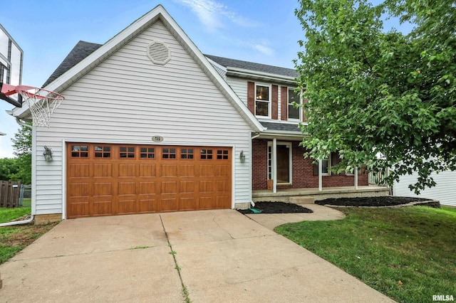 732 W 59th St, Davenport, IA 52806 - traditional home with a shingled roof, driveway, a porch, and a front yard