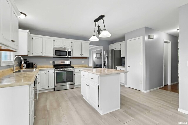 732 W 59th St, Davenport, IA 52806 - photo 9