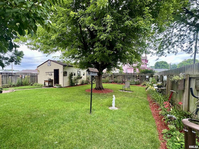 1723 Pershing Blvd, Clinton, IA 52732 - fenced backyard with an outbuilding
