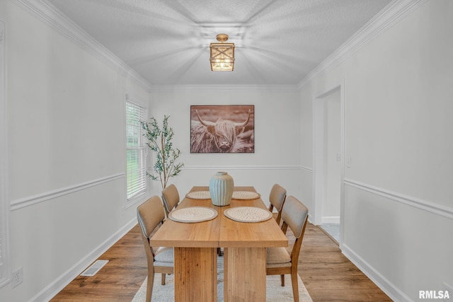 1039 Bluff Ln, Le Claire, IA 52753 - finished below grade area featuring recessed lighting and carpet