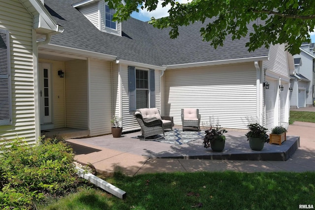 1039 Bluff Ln, Le Claire, IA 52753 - view of patio