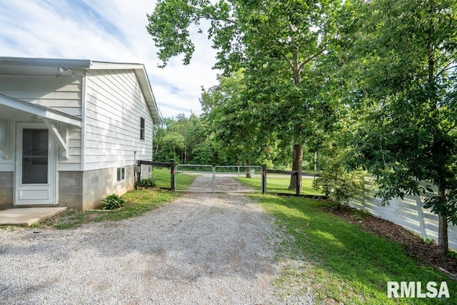 17000 Log Cabin Rd, Marion, IL 62959 - view of yard with a gate