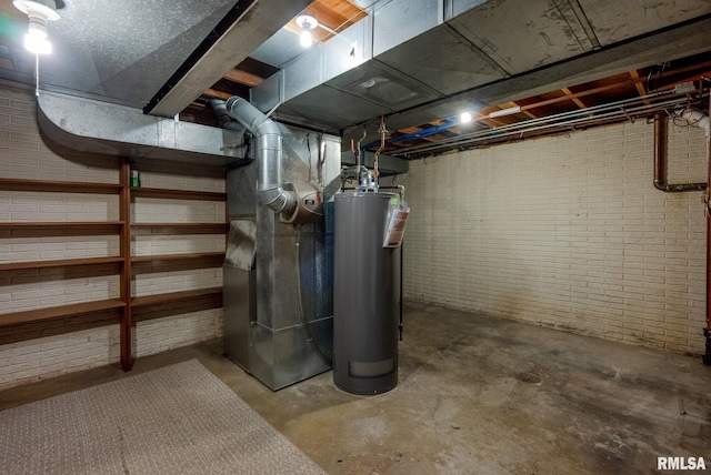 505 N 7th St, Eldridge, IA 52748 - unfinished basement with water heater and heating unit