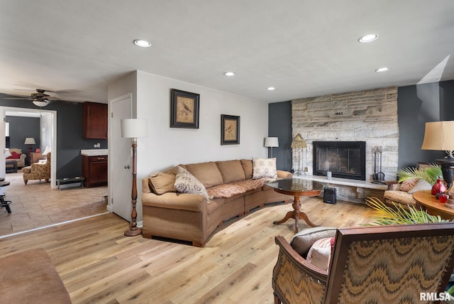 1310 Hillside Dr, Bettendorf, IA 52722 - photo 4