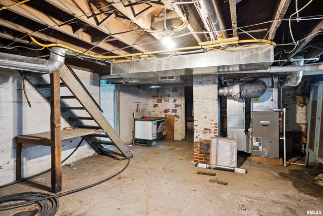 614 Main St, Lowden, IA 52255