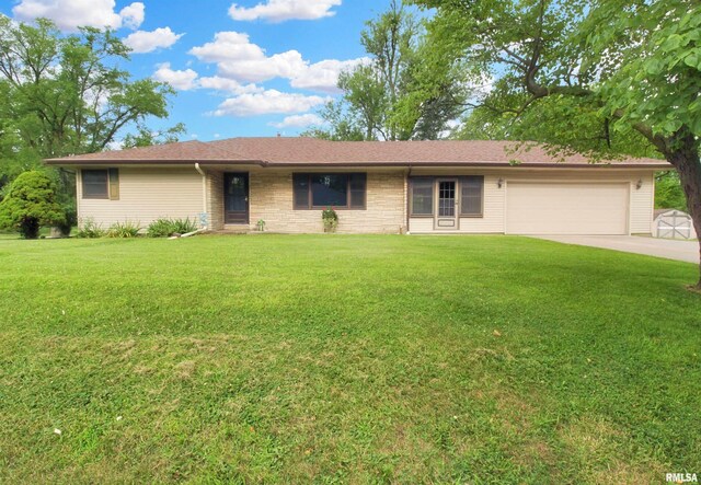 1524 W 4th St, Milan, IL 61264 - single story home with a garage, driveway, and a front yard