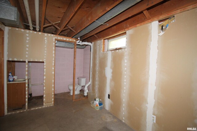 1524 W 4th St, Milan, IL 61264 - view of below grade area