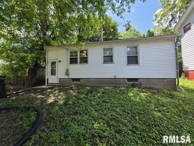 1405 26th St, Rock Island, IL 61201 - rear view of house