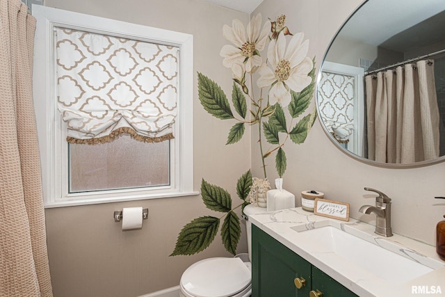 3205 Crestline Dr, Davenport, IA 52803 - bathroom featuring vanity and curtained shower
