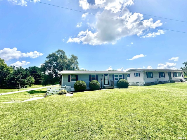 202 S 10th Ave, New Windsor, IL 61465 - single story home with a front lawn