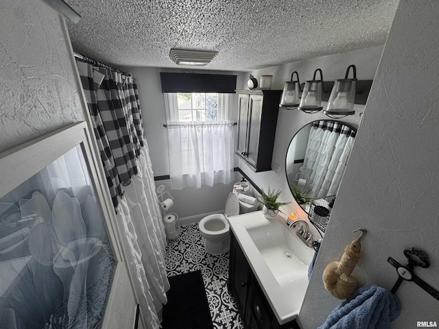 3125 Pershing Blvd, Clinton, IA 52732 - full bath with vanity, a textured ceiling, and a shower with shower curtain