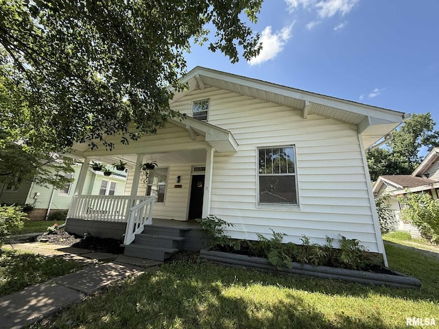2111 Pine St, Murphysboro, IL 62966 - view of front of house with covered porch