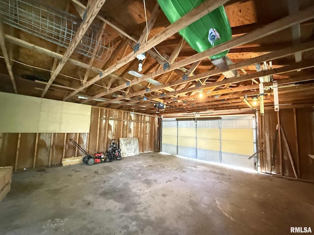 2111 Pine St, Murphysboro, IL 62966 - garage with a garage door opener