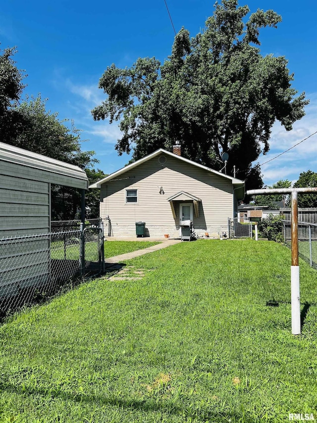 104 S 8th St, Herrin, IL 62948 - view of side of property