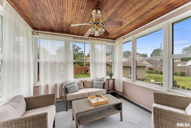 517 E 29th Pl, Davenport, IA 52803 - sunroom featuring healthy amount of natural light and a ceiling fan