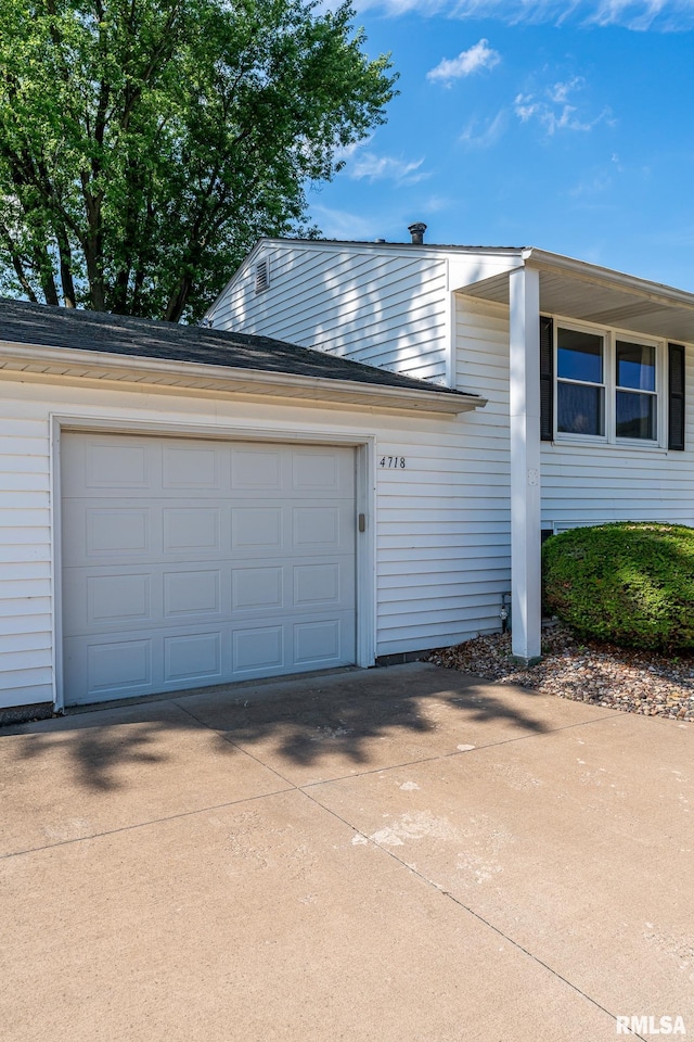 4718 19th Ave, Moline, IL 61265 - view of home's exterior featuring driveway