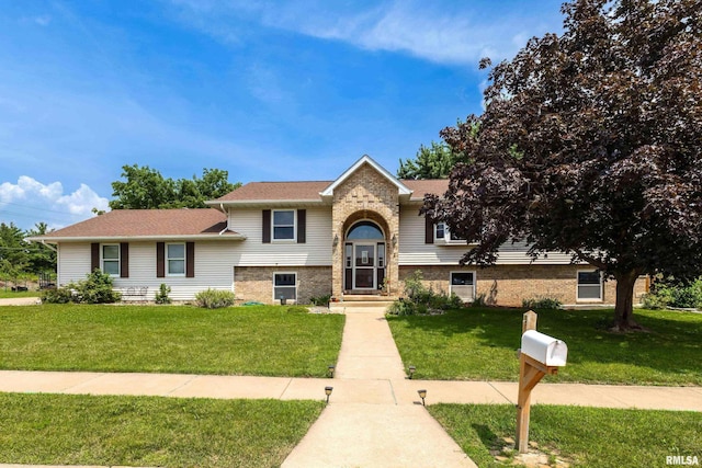 5247 Brentwood Dr, Bettendorf, IA 52722 - photo 1