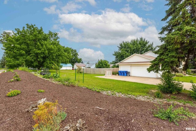 5247 Brentwood Dr, Bettendorf, IA 52722 - photo 3