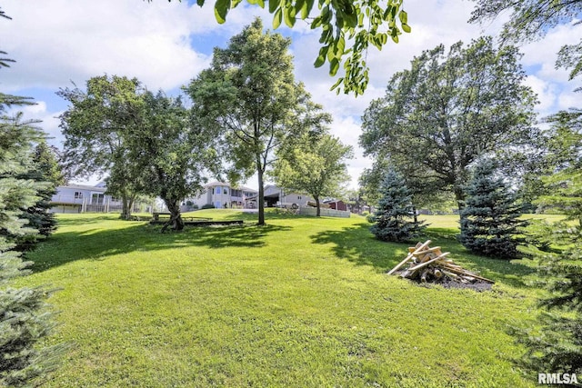 304 E Plum St, Anamosa, IA 52205 - view of grassy yard