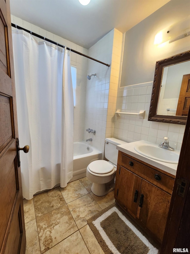 1908 24th St, Moline, IL 61265 - bathroom featuring shower / tub combo and vanity