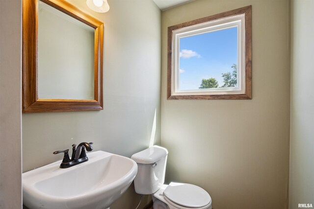 110 Hall Ave, Lowden, IA 52255