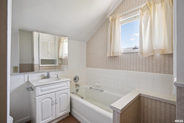 110 Hall Ave, Lowden, IA 52255