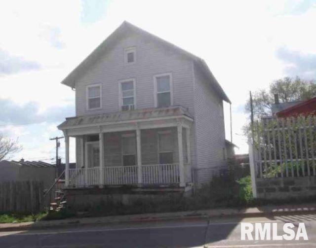 422 N Marquette St, Davenport, IA 52802 - view of front of house with covered porch