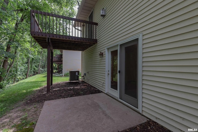 1263 33rd Avenue Cir, Silvis, IL 61282 - view of patio featuring a deck