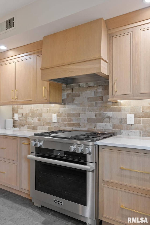 102 Forest Rd, Davenport, IA 52803 - photo 11