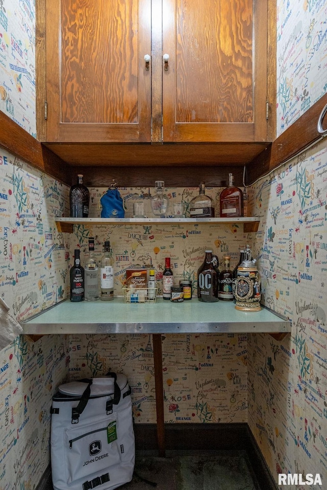 102 Forest Rd, Davenport, IA 52803 - photo 24