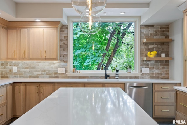 102 Forest Rd, Davenport, IA 52803 - photo 8
